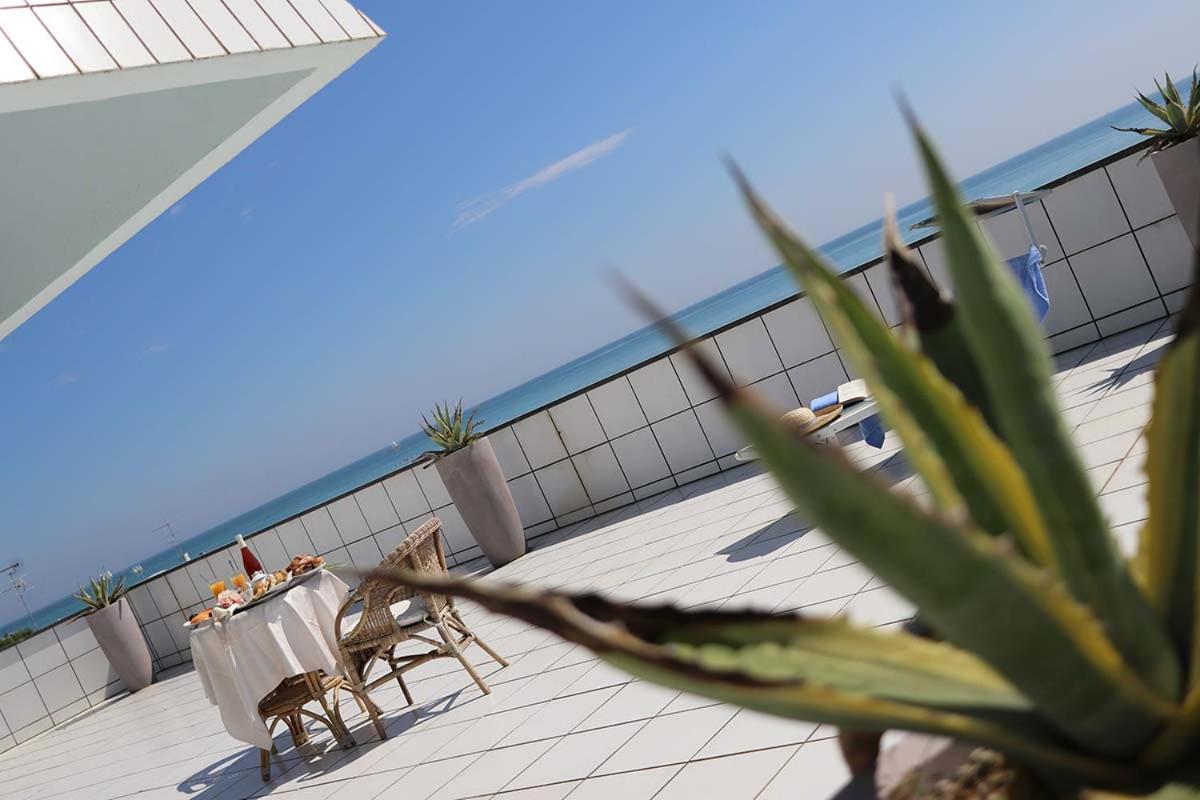 Hotel Il Timone Porto San Giorgio Exterior foto