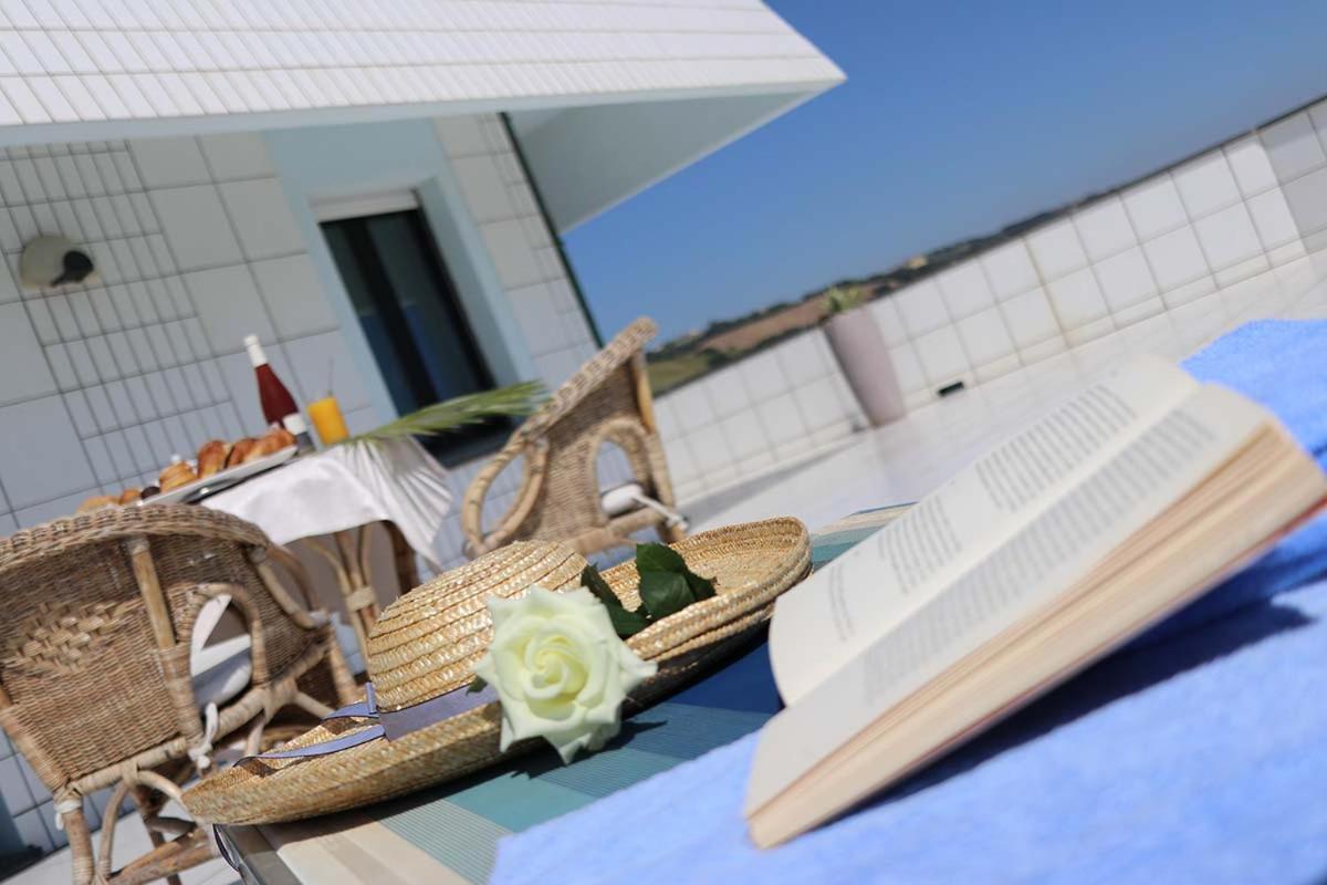Hotel Il Timone Porto San Giorgio Exterior foto